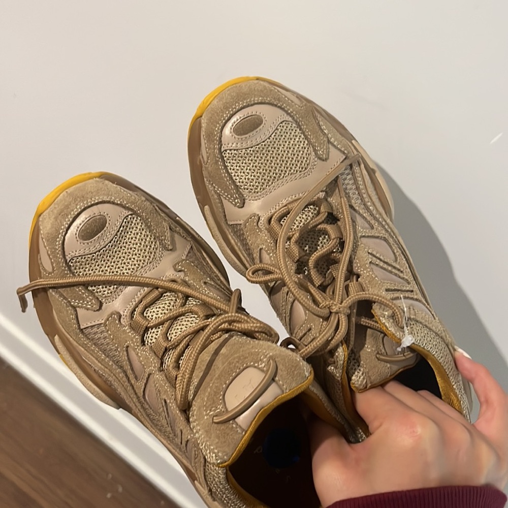 Sandro shoes they retail for 510$. I’m usually a 7 and it fits perfectly!